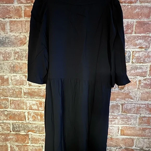 Elegant Black Midi Dress - Picture 5 of 7